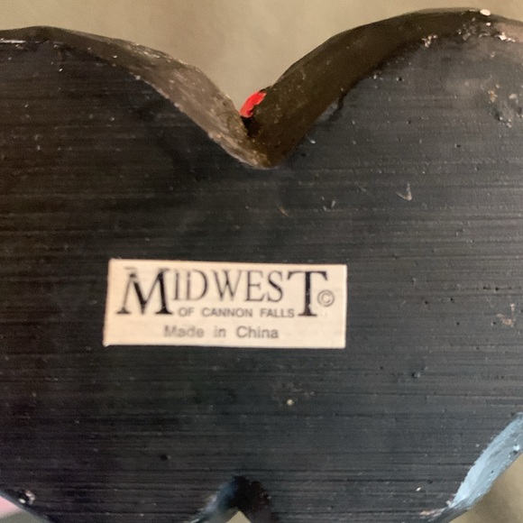 Midwest of Cannon Falls wooden Uncle Sam. Approx 4” x 11”.  Comes w/ flags - Picture 6 of 9